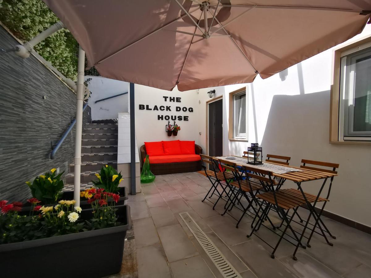 The Black Dog House Valenzano Exterior photo